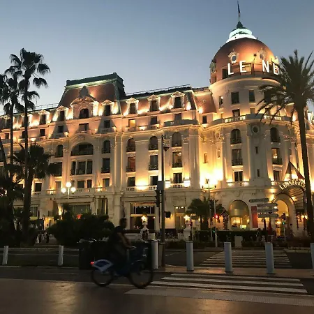 Luxury Fabron Lejlighed
